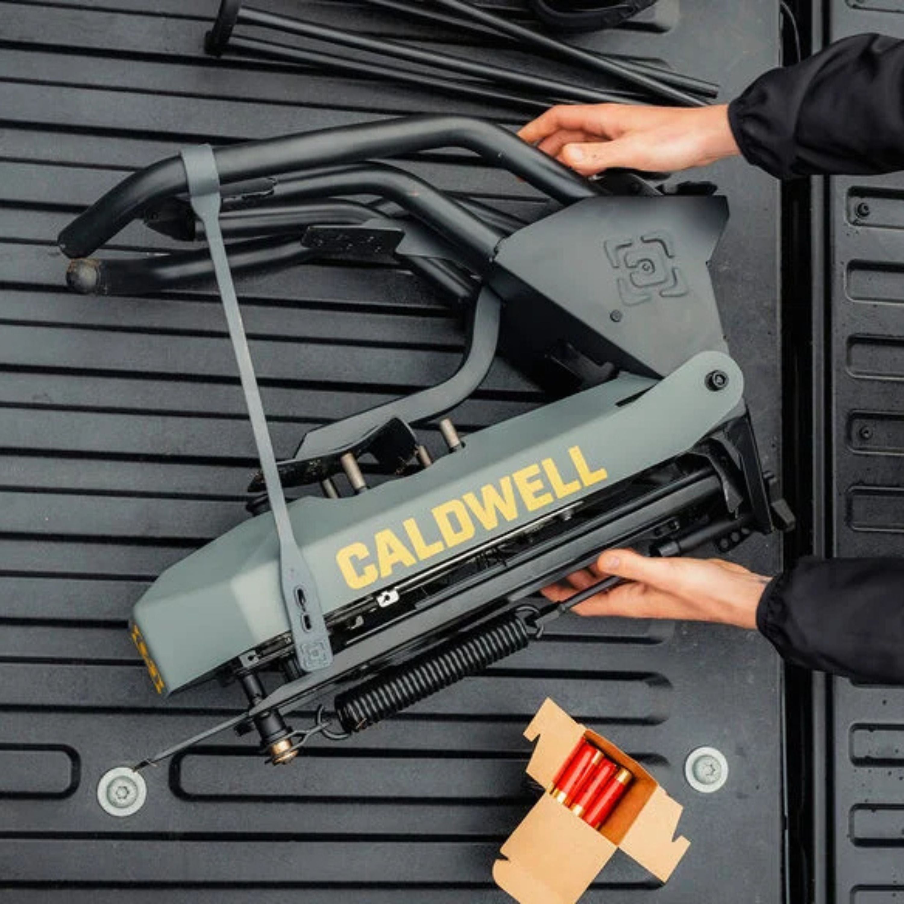 Lance-pigeon "Claymore" + coquilles de protection électroniques
