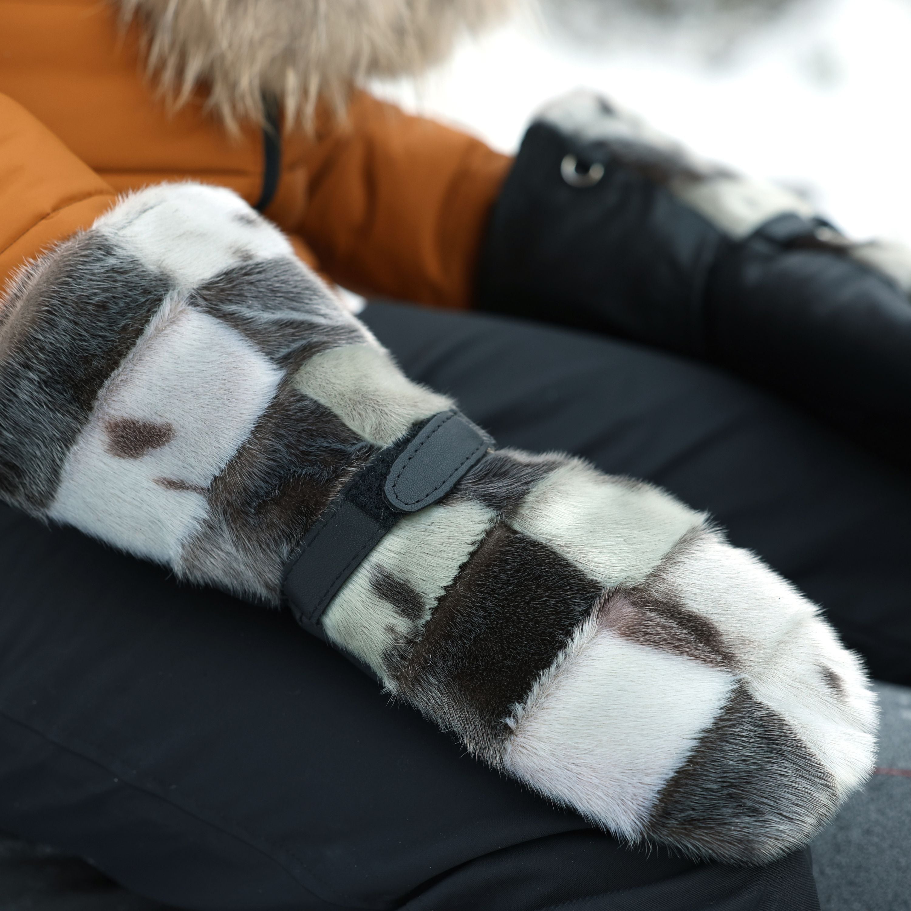 Long seal fur mitts "checkered style" - Unisex